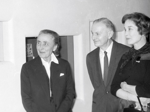 Alexander and Susan Girard standing next to Georgia O'Keeffe.